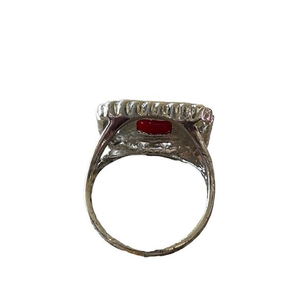 NWOT square checkered red center stone ring with heart shaped rhinestone border - Picture 6 of 9